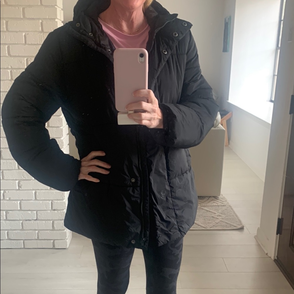 Old Navy Black Puffer Jacket with Quilted Texture and High Collar